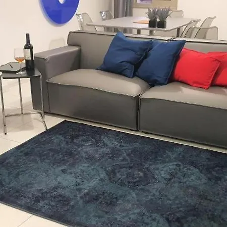 Blue Luxury شقة *
